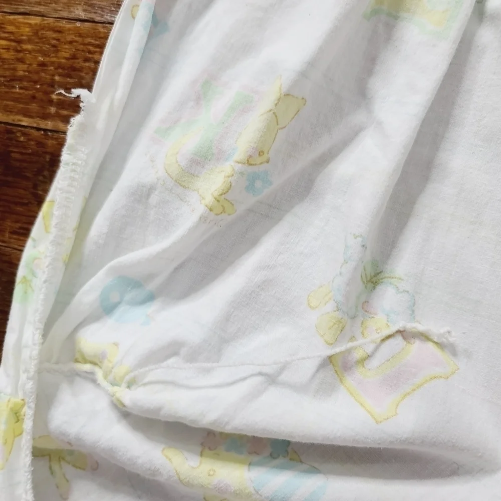 Vintage 80s 1981 The Kendall Company Baby Kangaroo Elephant Lamb Sheet